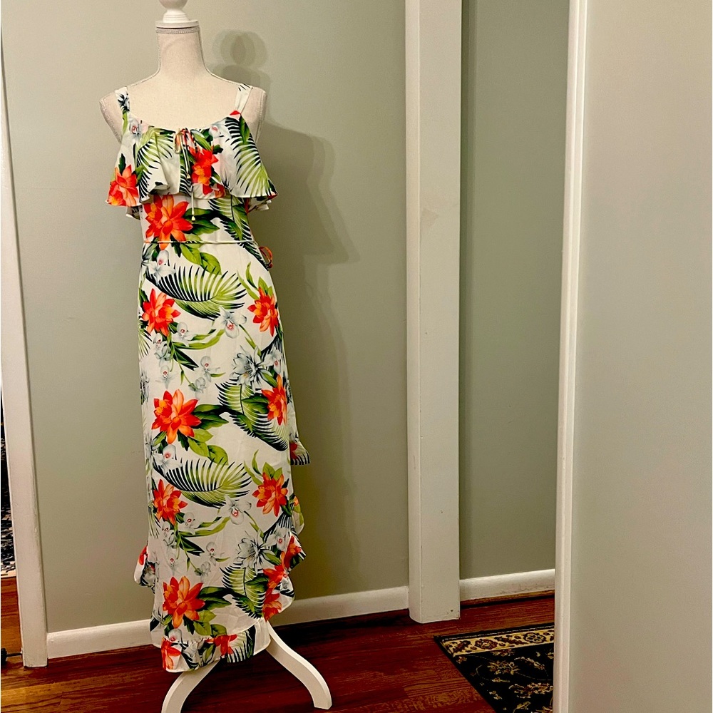 Stunning tropical themed Tommy Bahama sundress!